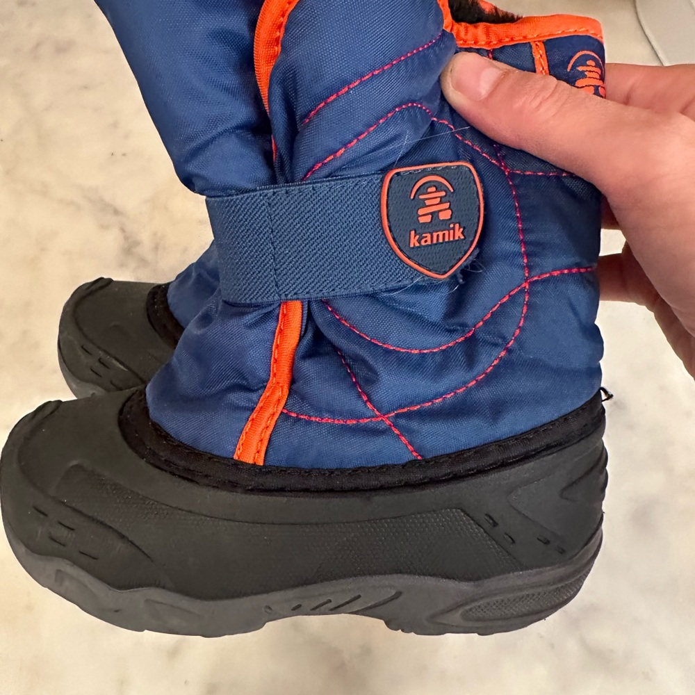 Kamik Navy and Black Snow Boots with Rod Trim, toddler size 10
